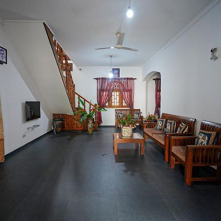 4Ty Two Homestay 高尔 外观 照片
