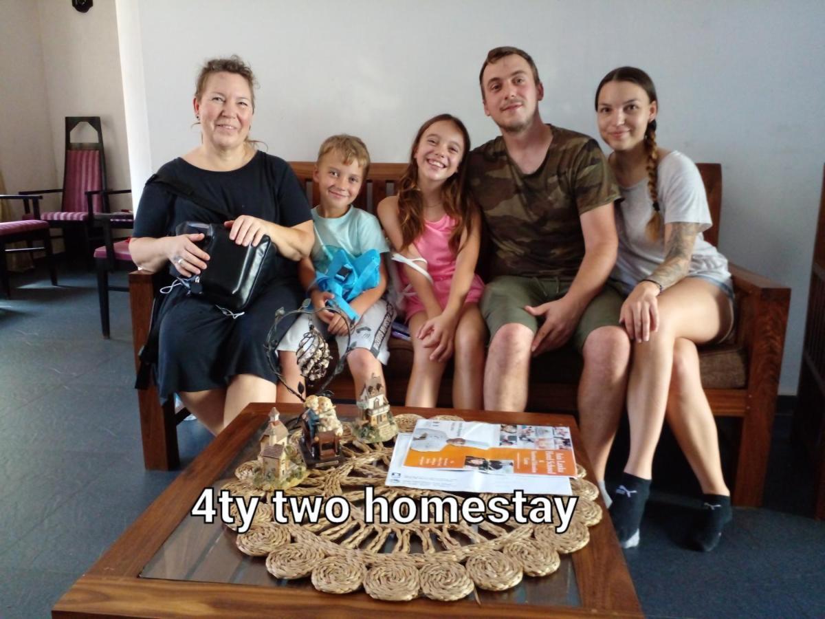 4Ty Two Homestay 高尔 外观 照片