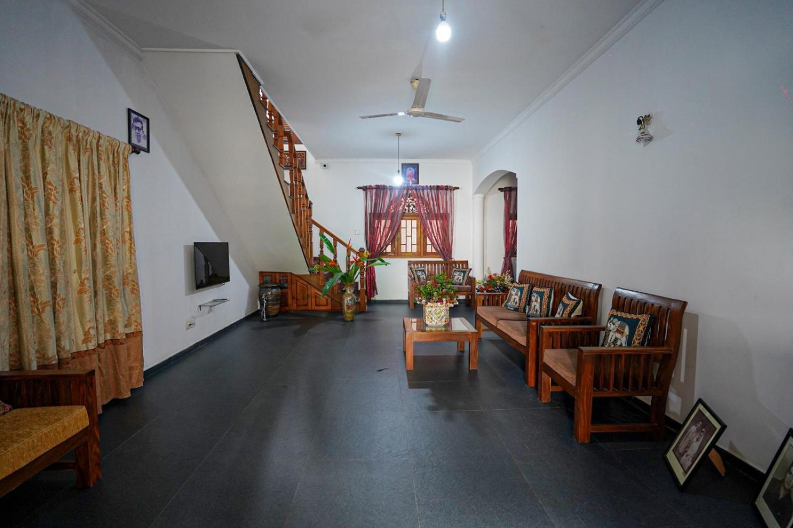 4Ty Two Homestay 高尔 外观 照片