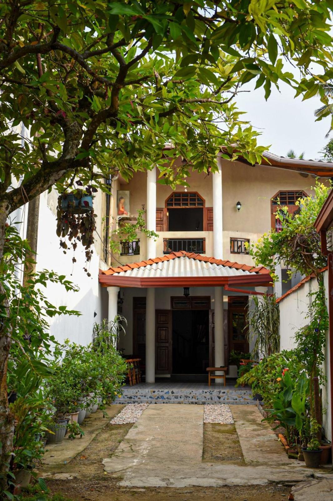 4Ty Two Homestay 高尔 外观 照片