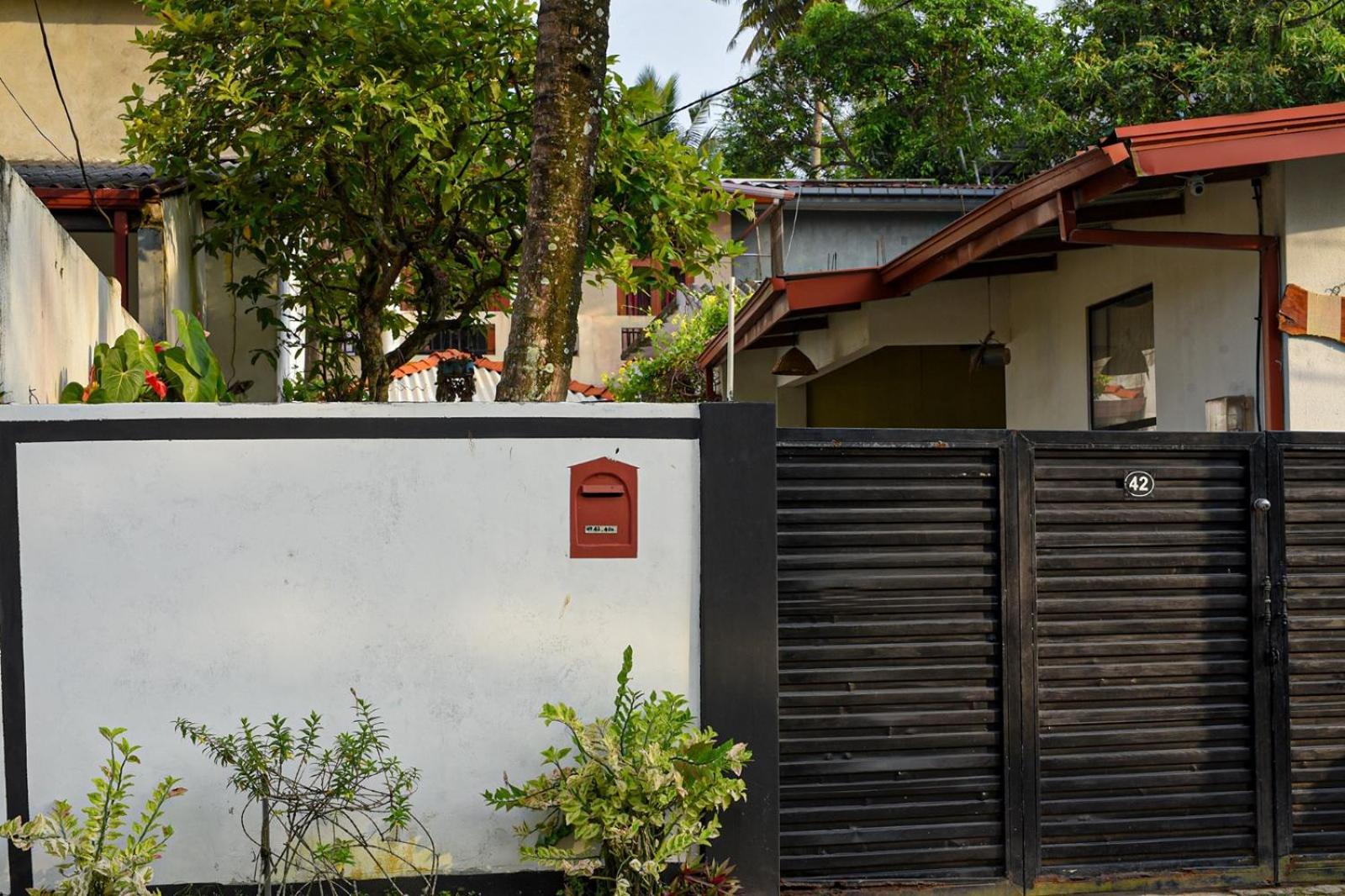 4Ty Two Homestay 高尔 外观 照片