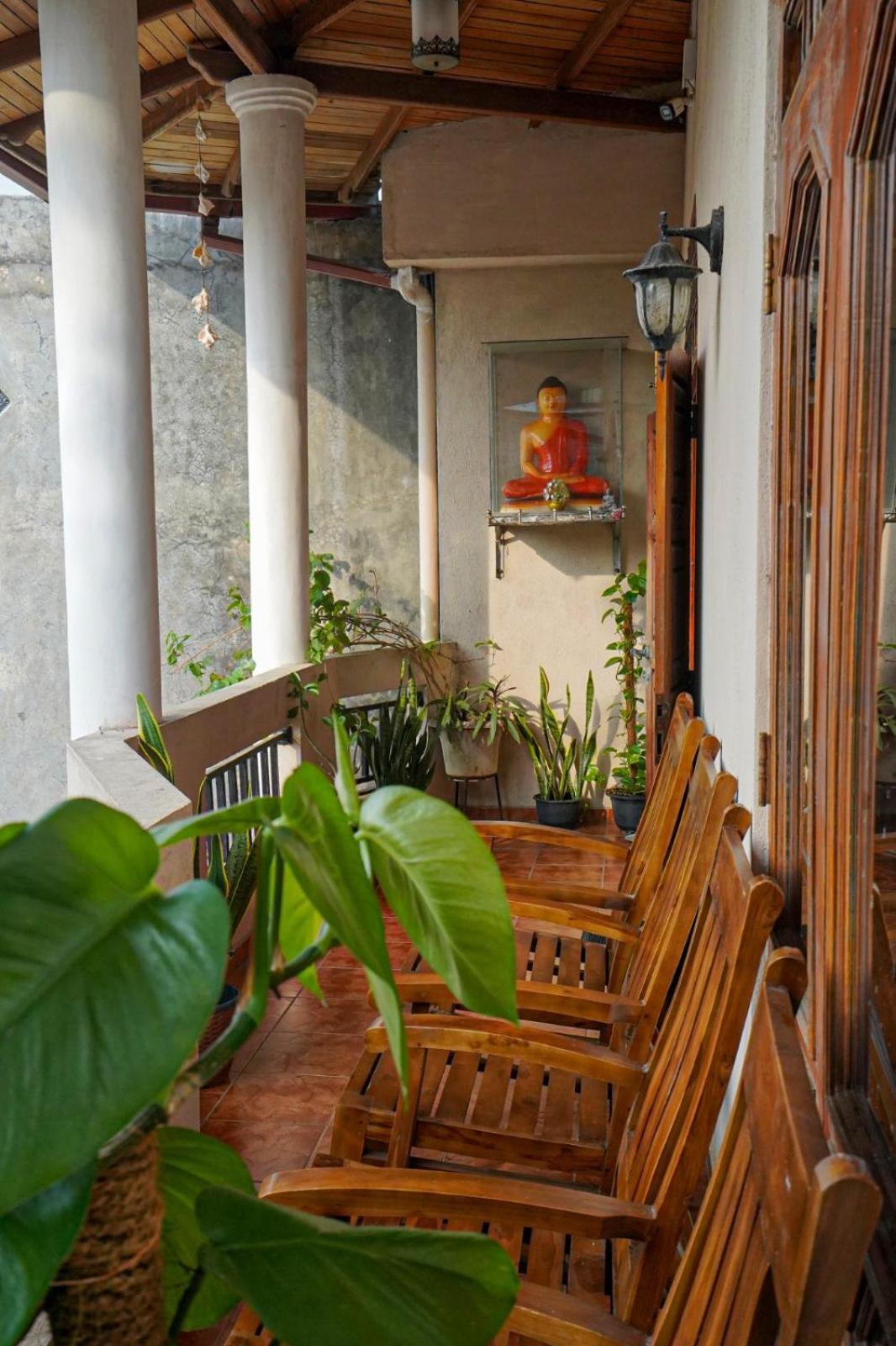 4Ty Two Homestay 高尔 外观 照片
